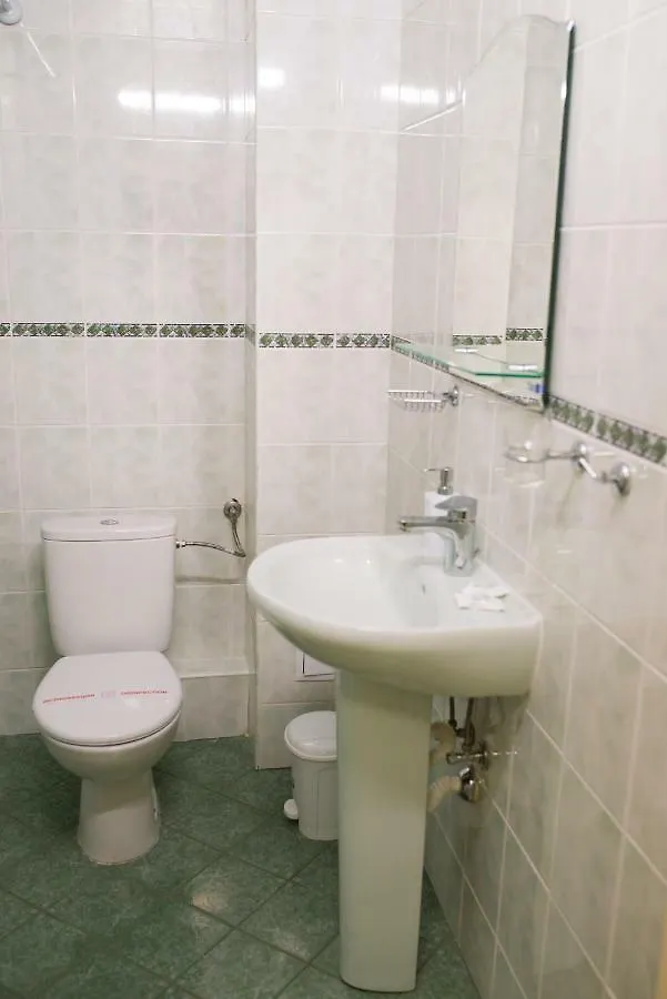 Sunny Apartment In The Centre Of فارنا
