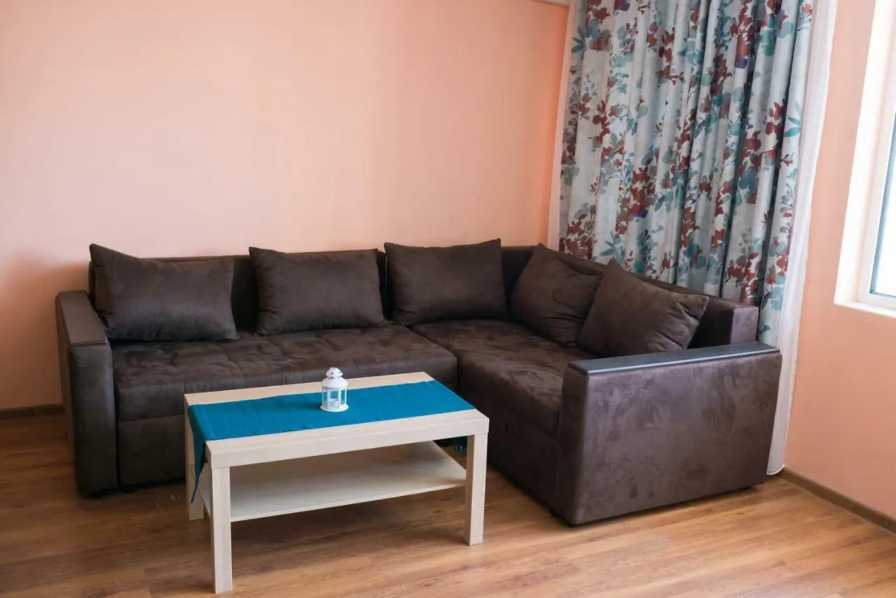 Sunny Apartment In The Centre Of فارنا
