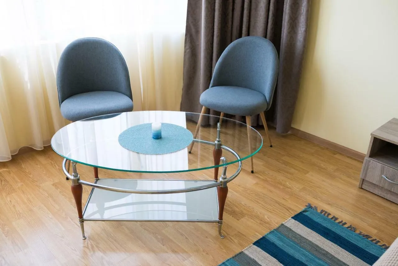 Sunny Apartment In The Centre Of فارنا